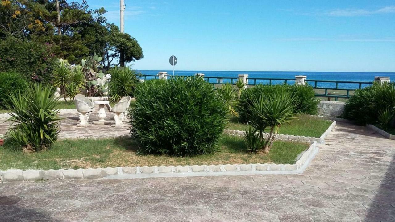 Villa Ada Casa Vacanze Torre Specchia Ruggeri Exteriör bild